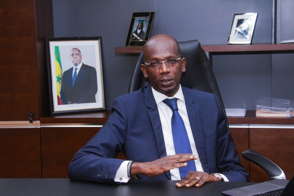 Note de lecture « Leçons de vie d’un haut fonctionnaire au cœur de l’État » : Pathé NDIAYE tend un miroir à la Nation pour un retour à l’esprit républicain